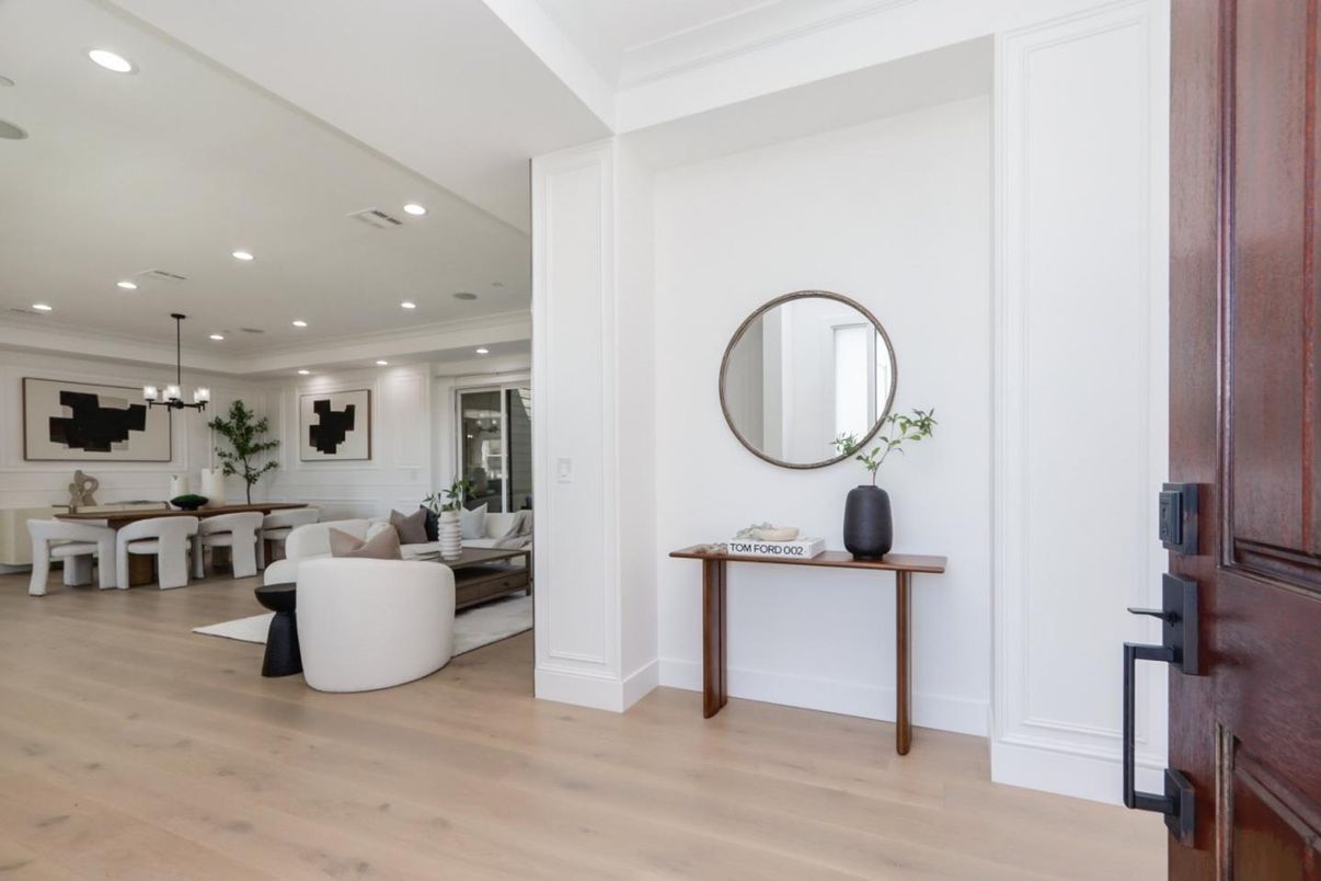 Dining room, Interior, Living room, Pendant Lights, Recessed Lighting, Wood Texture Flooring