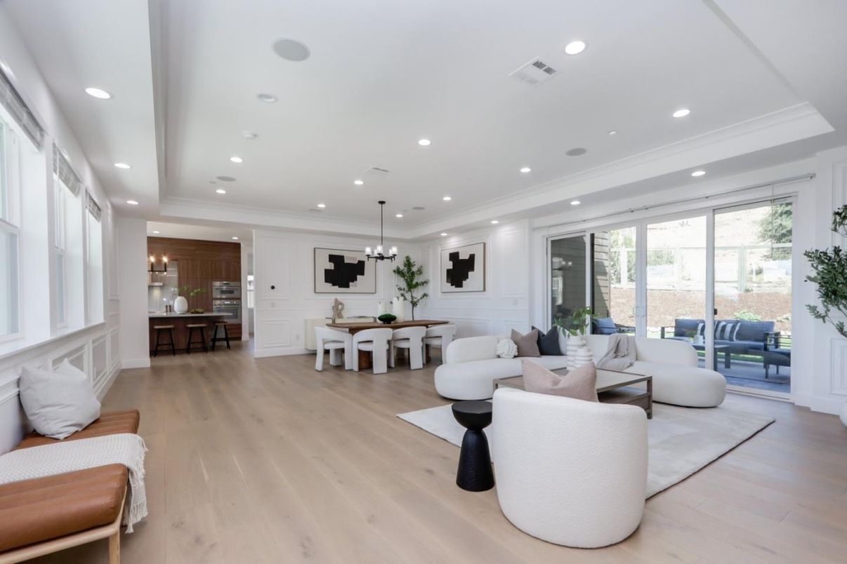Dining room, Interior, Living room, Pendant Lights, Recessed Lighting, Wood Texture Flooring