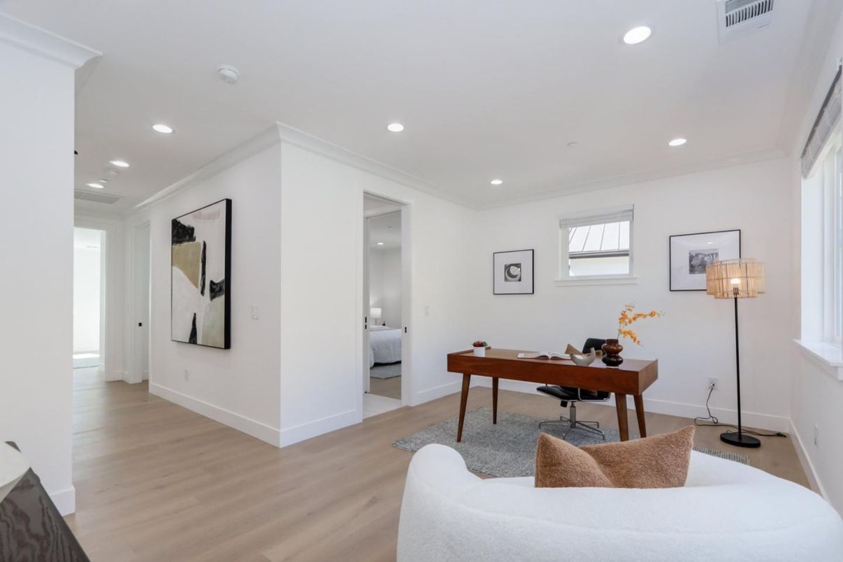 Home Office, Interior, Recessed Lighting, Wood Texture Flooring