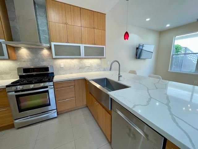 Interior, Kitchen, Pendant Lights, Recessed Lighting, Stainless Steel Appliances