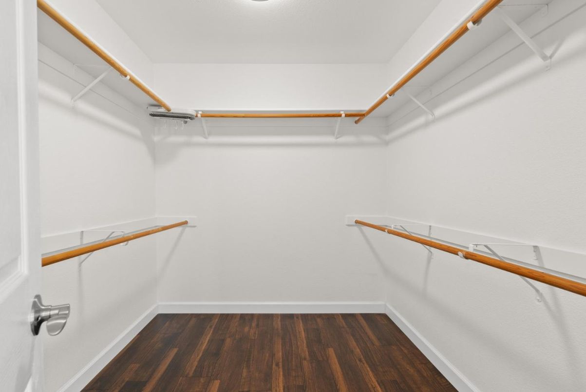 Interior, Walk-in Closets, Wood Texture Flooring