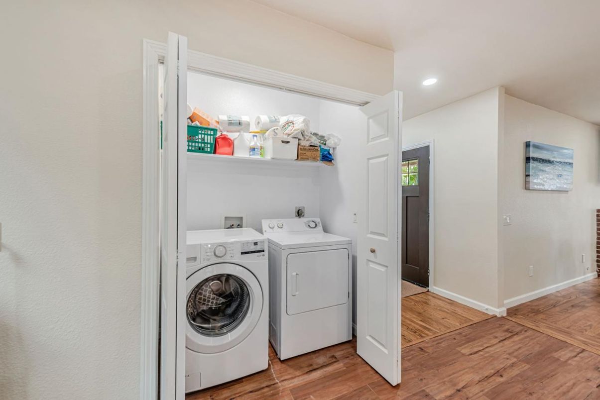 Interior, Recessed Lighting, Utility Closets, Washer, Wood Texture Flooring