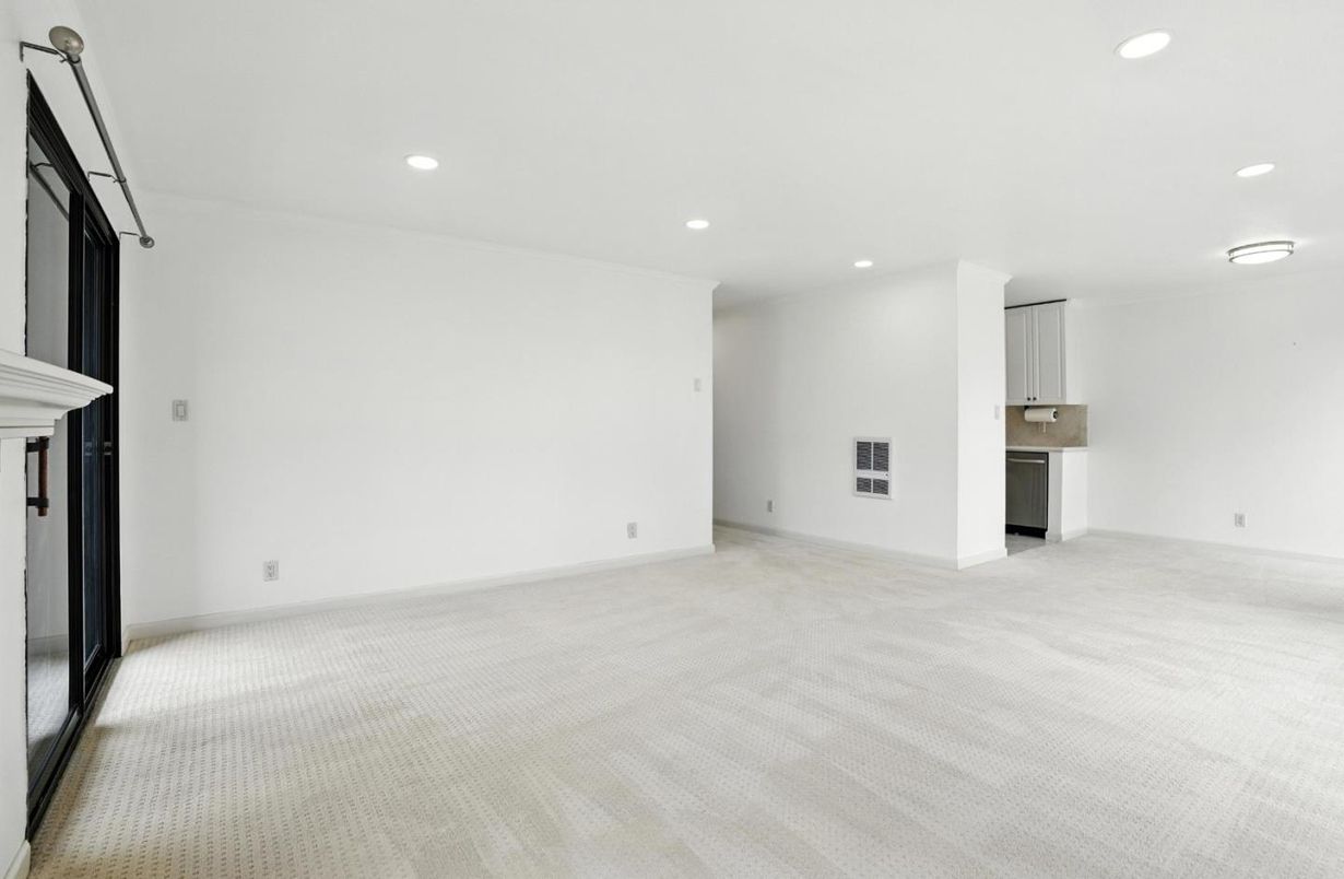 Empty room, Fireplace, Interior, Recessed Lighting
