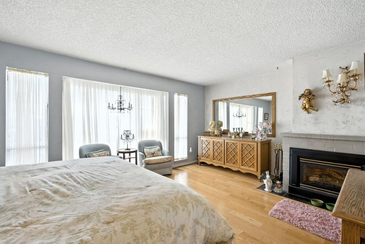 Bedroom, Fireplace, Interior, Wood Texture Flooring