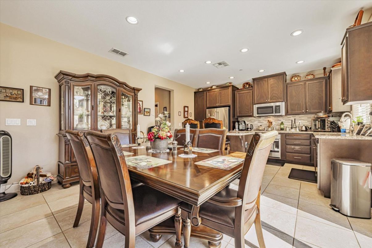 Dining room, Interior, Kitchen, Recessed Lighting