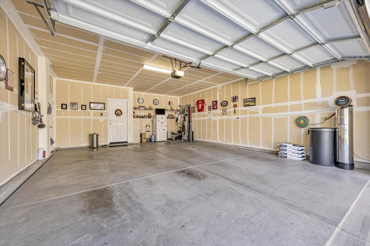 Garage, Interior