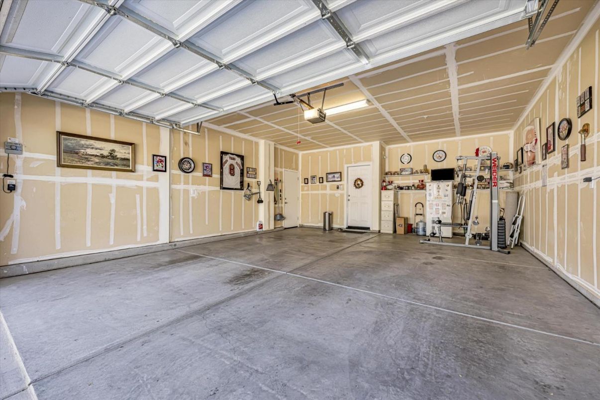 Garage, Interior