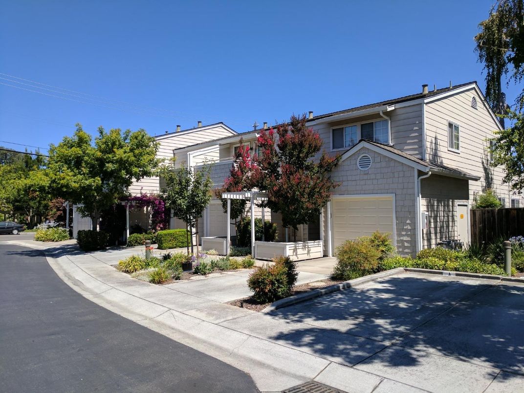 Attached, Exterior, Facade, Farmhouse