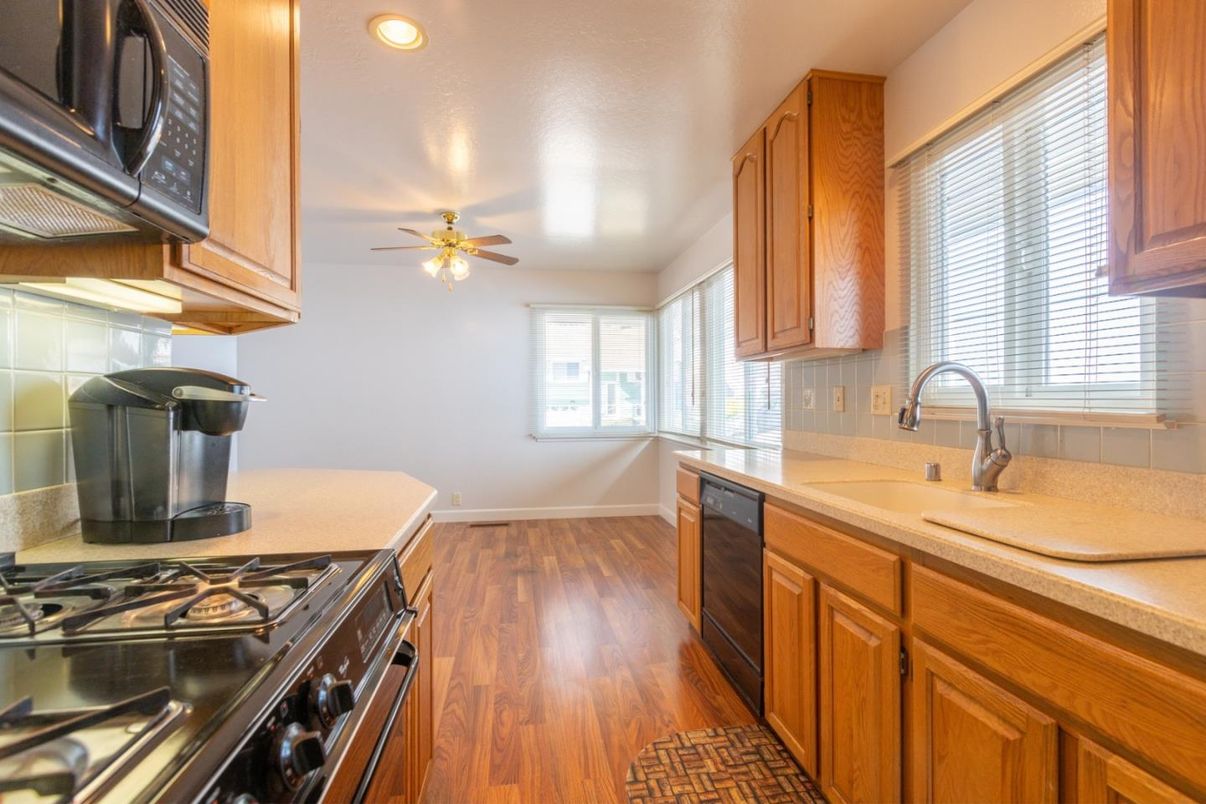 Interior, Kitchen, Recessed Lighting, Wood Texture Flooring