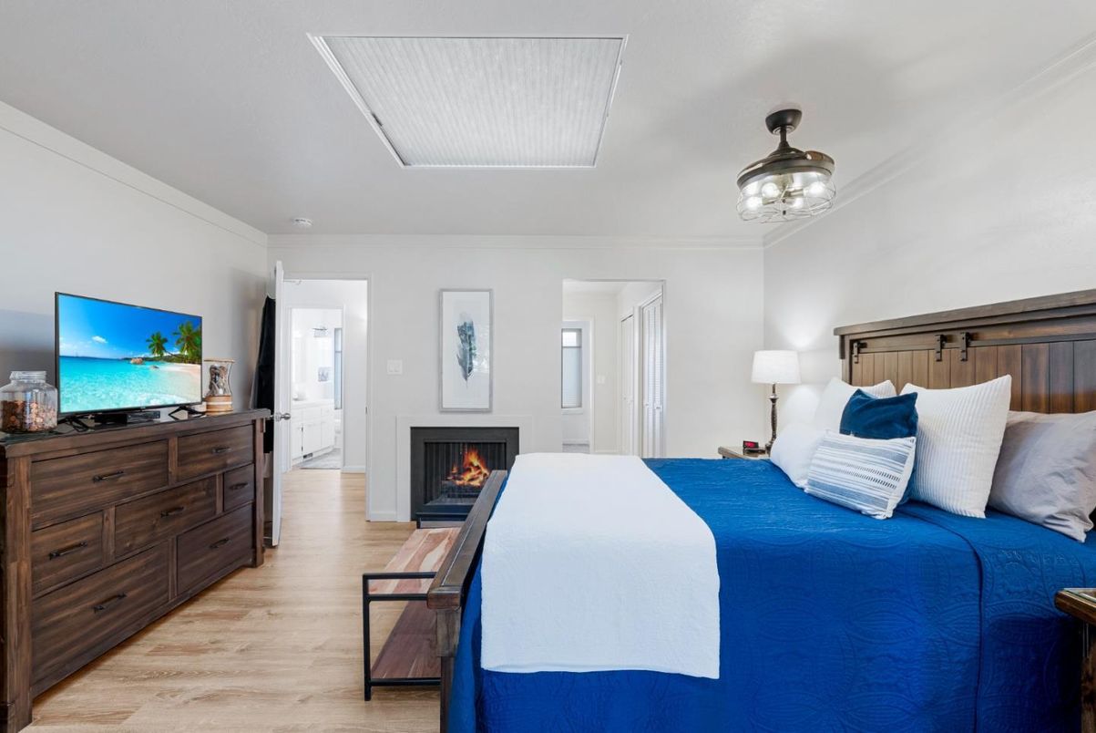 Bedroom, Fireplace, Interior, Wood Texture Flooring