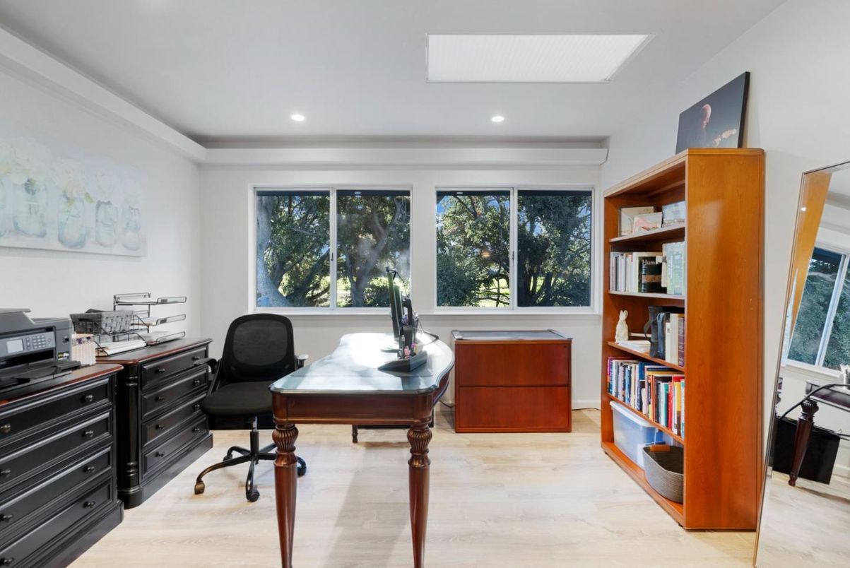 Home Office, Interior, Recessed Lighting, Wood Texture Flooring