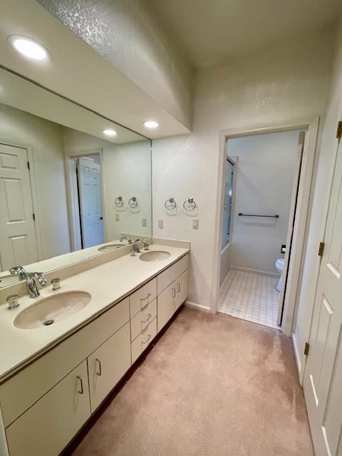 Bathroom, Dual Sink Vanities, Interior, Recessed Lighting