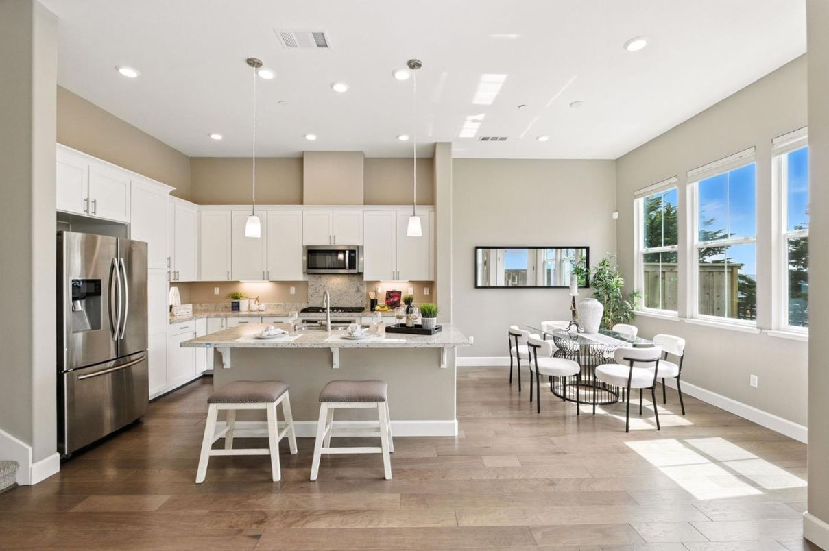 Dining room, Interior, Kitchen, Pendant Lights, Recessed Lighting, Stainless Steel Appliances, Wood Texture Flooring