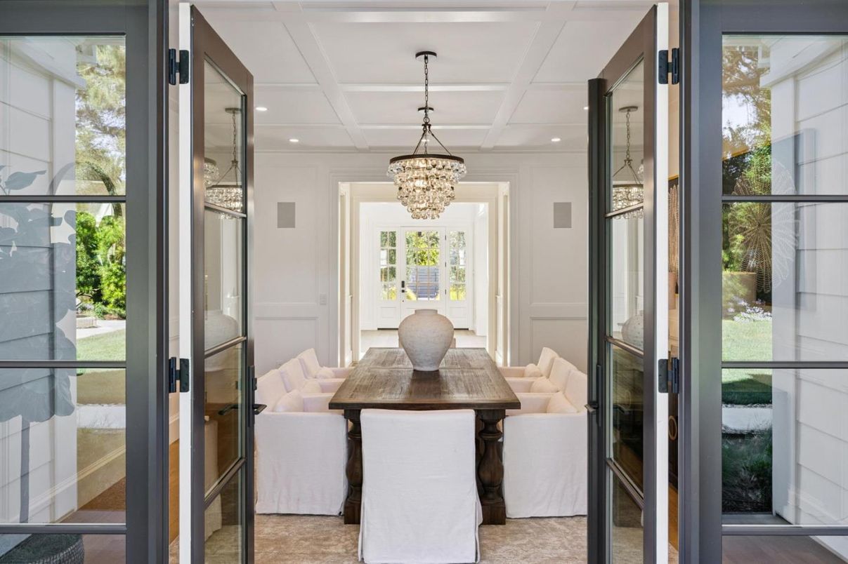 Chandelier, Dining room, Interior, Recessed Lighting