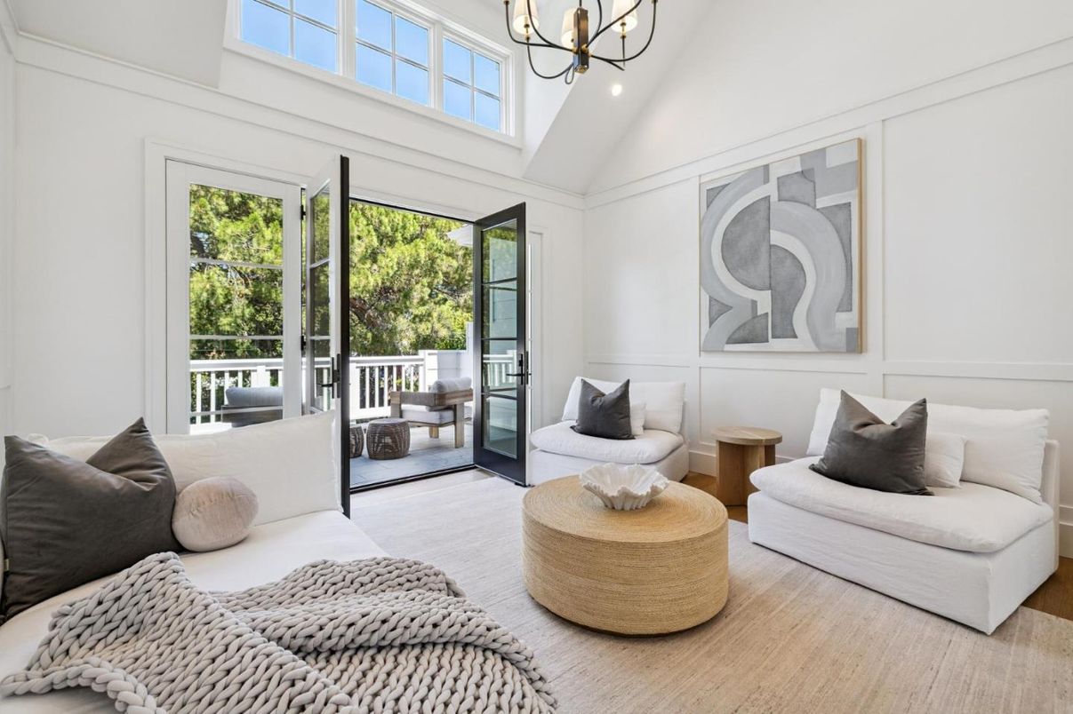 Chandelier, Interior, Living room, Recessed Lighting, Wood Texture Flooring