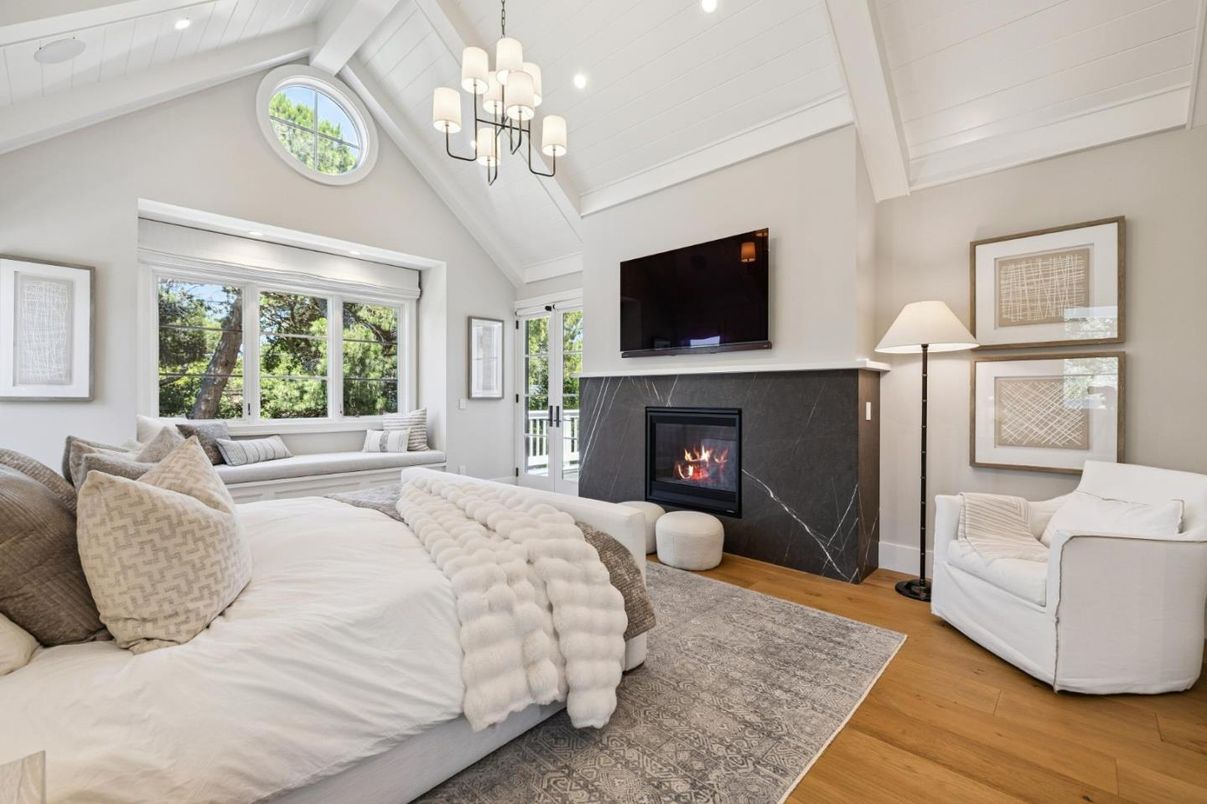 Bedroom, Fireplace, Interior, Pendant Lights, Recessed Lighting, Wood Texture Flooring