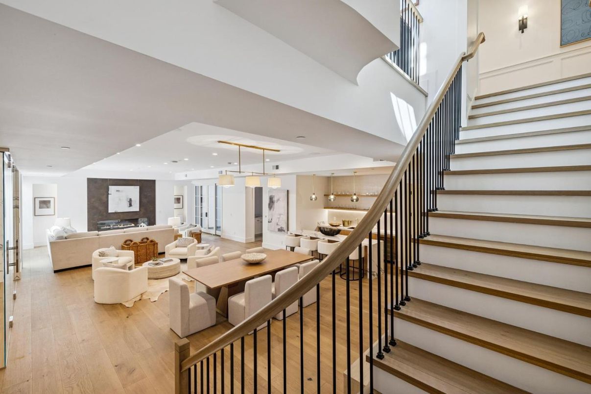 Dining room, Interior, Living room, Pendant Lights, Recessed Lighting, Wood Texture Flooring
