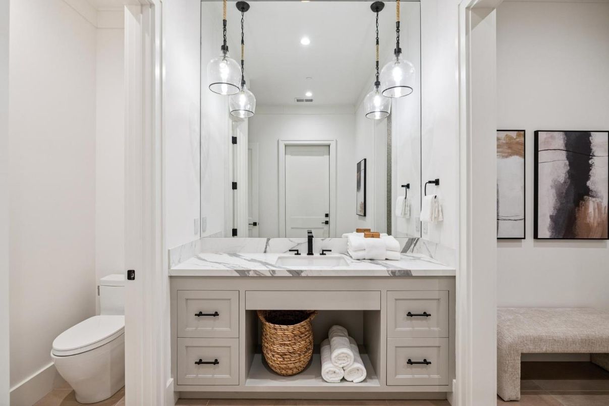 Bathroom, Interior, Pendant Lights, Recessed Lighting