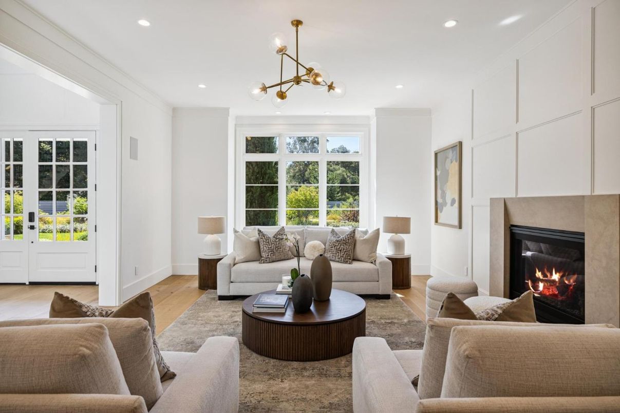 Fireplace, Interior, Living room, Pendant Lights, Recessed Lighting, Wood Texture Flooring