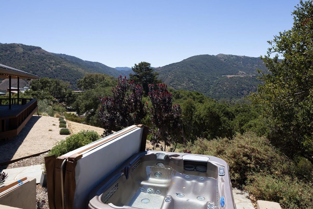 Exterior, Hot Tub