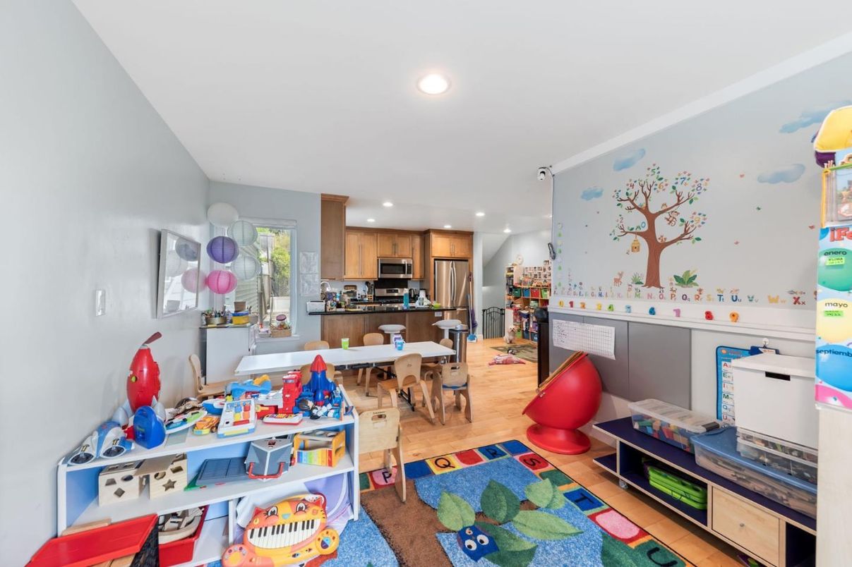 Dining room, Interior, Kitchen, Recessed Lighting, Stainless Steel Appliances, Wood Texture Flooring