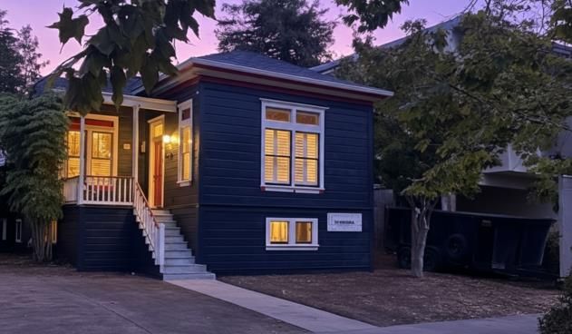Attached, Exterior, Facade, Ranch