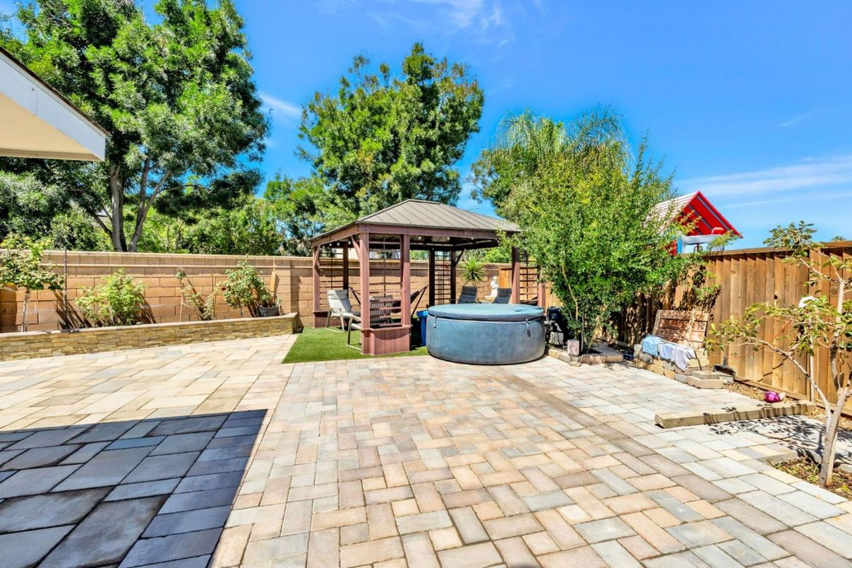 Exterior, Hot Tub