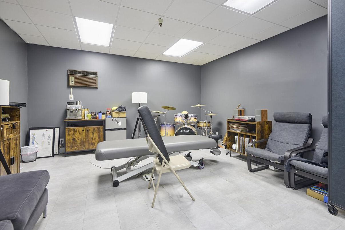 Fitness Equipment, Interior, Recessed Lighting