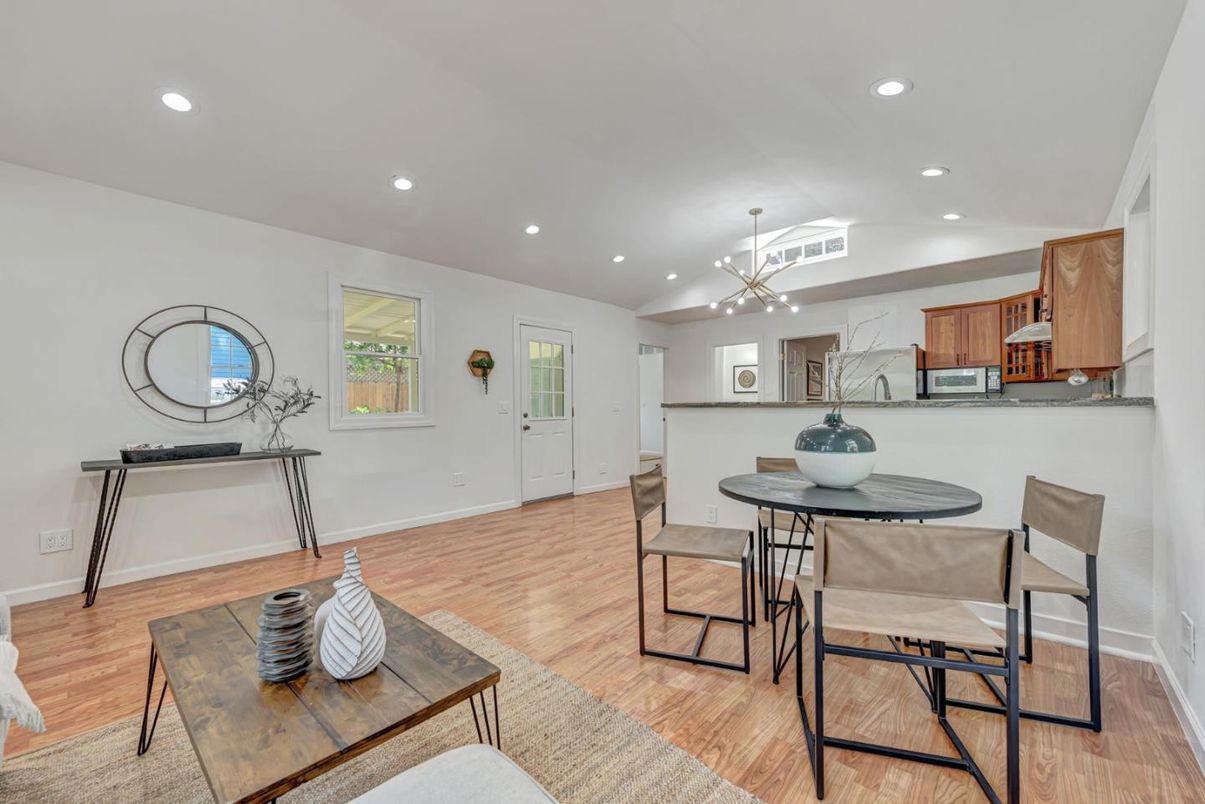 Dining room, Interior, Kitchen, Pendant Lights, Recessed Lighting, Wood Texture Flooring