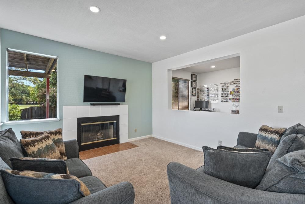 Fireplace, Interior, Living room, Recessed Lighting