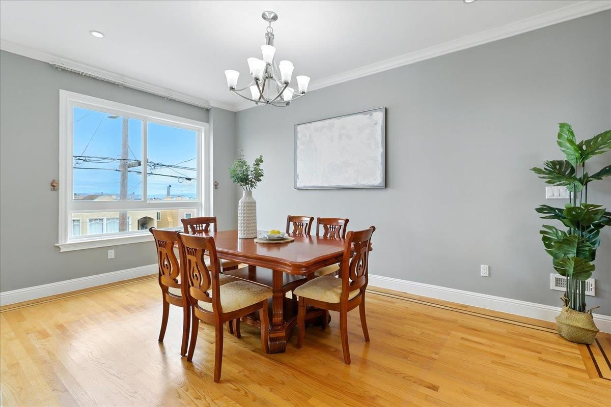 Chandelier, Dining room, Interior, Recessed Lighting, Wood Texture Flooring