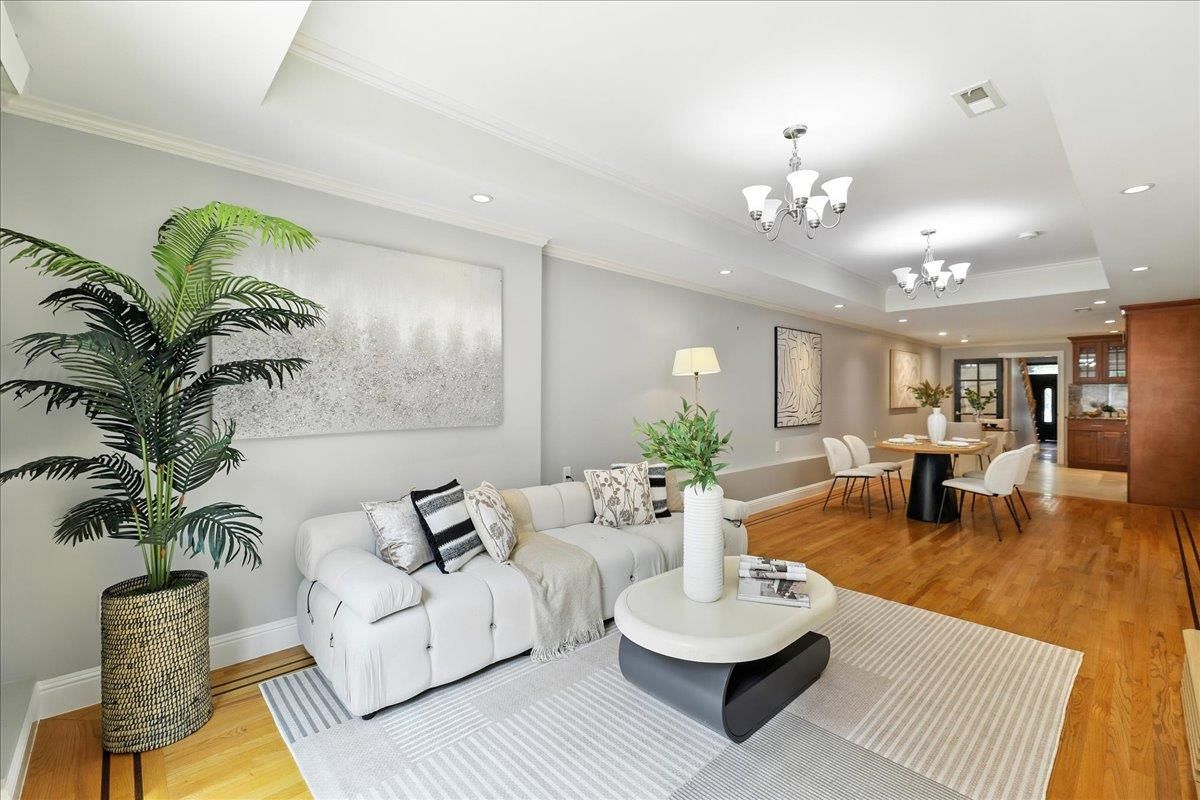 Chandelier, Dining room, Interior, Living room, Recessed Lighting, Wood Texture Flooring