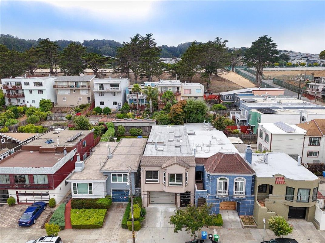 Exterior, Drone