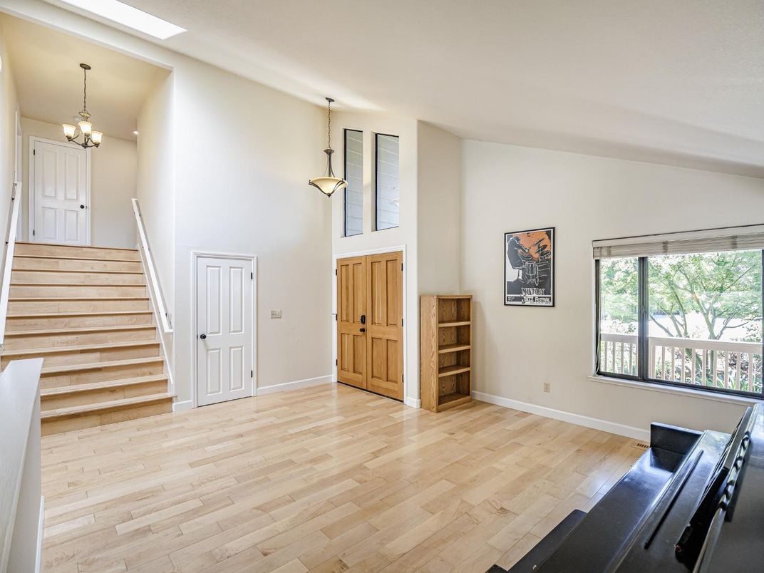 Empty room, Interior, Pendant Lights, Wood Texture Flooring