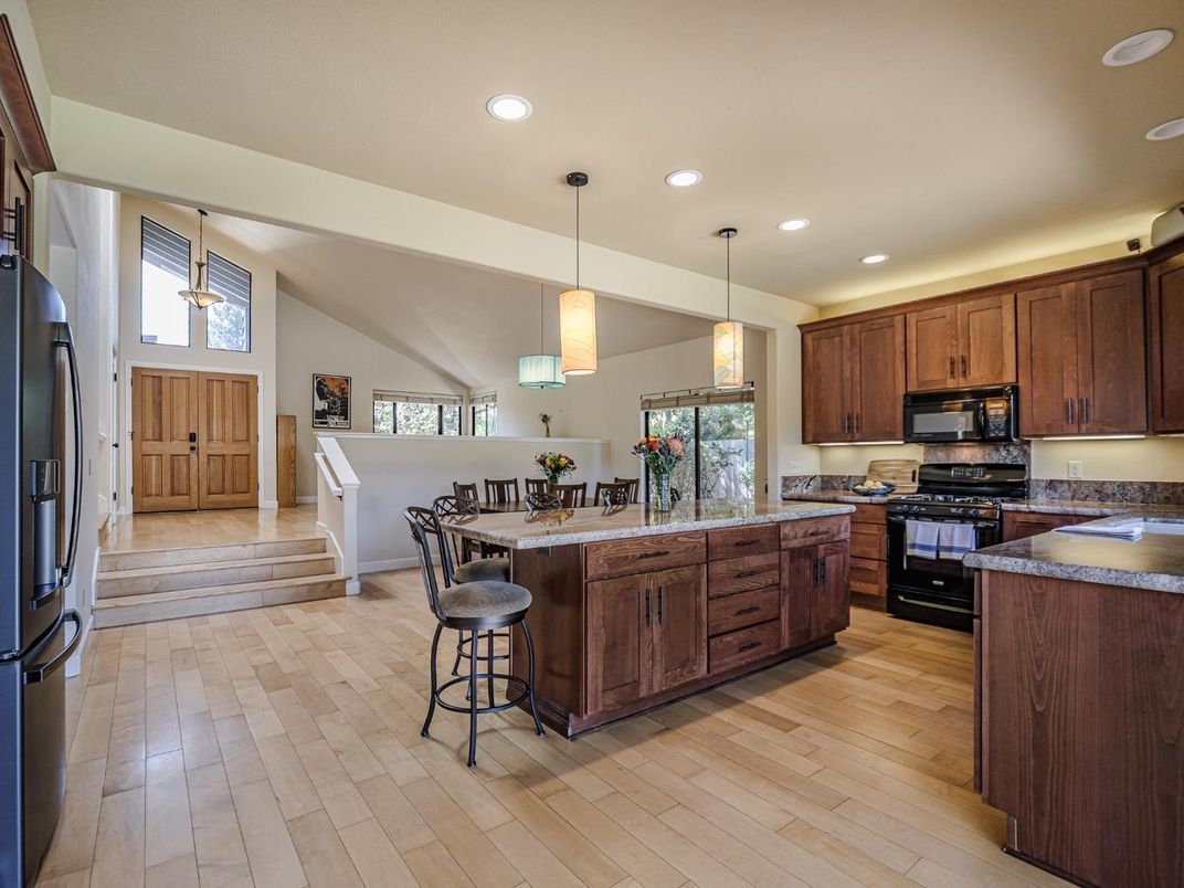 Dining room, Interior, Kitchen, Pendant Lights, Recessed Lighting, Wood Texture Flooring