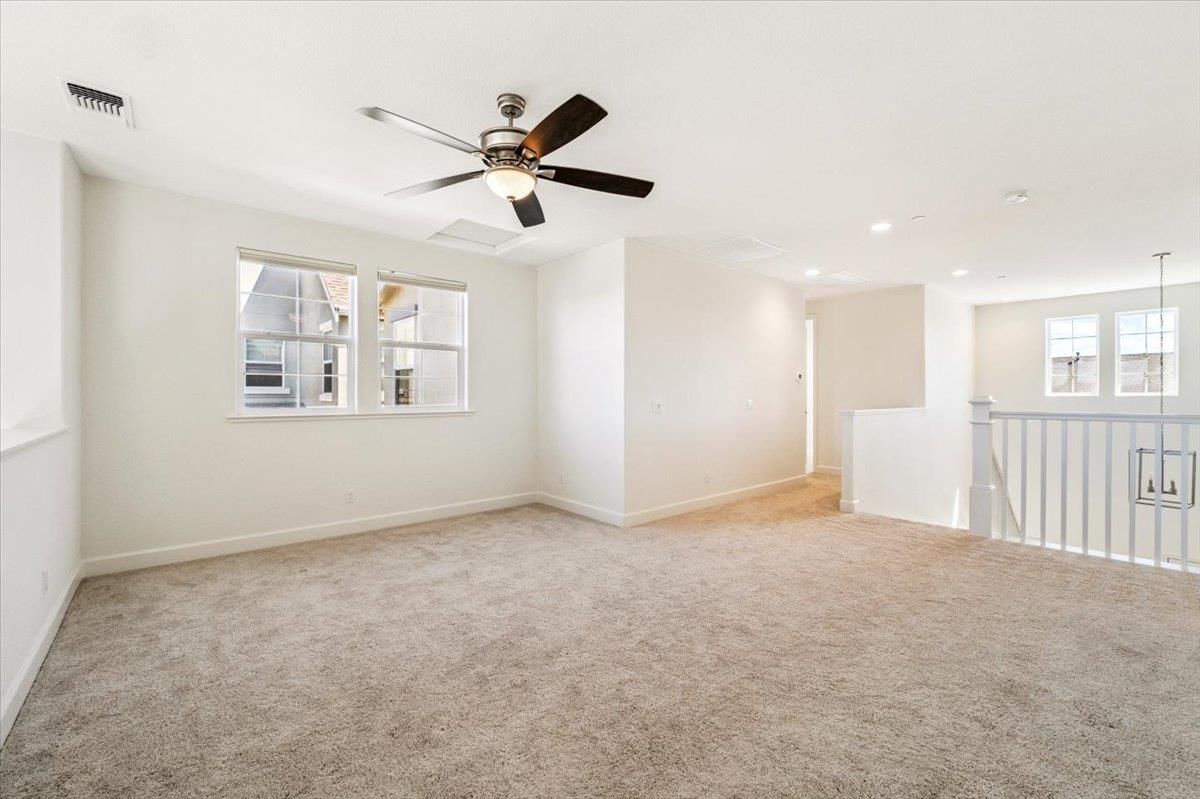 Empty room, Interior, Recessed Lighting