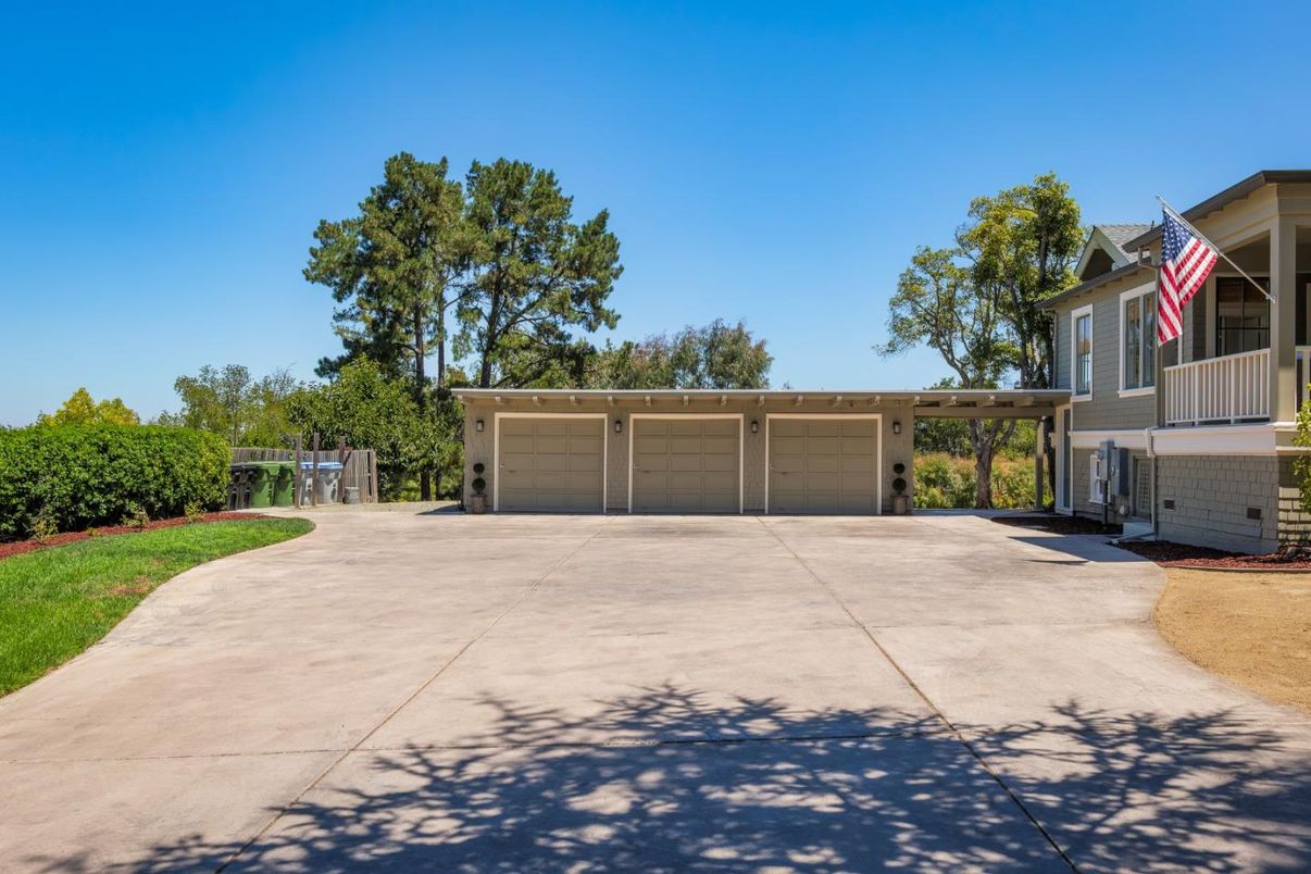 Detached Garage, Exterior