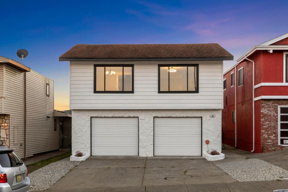 Attached, Exterior, Facade, Raised Ranch