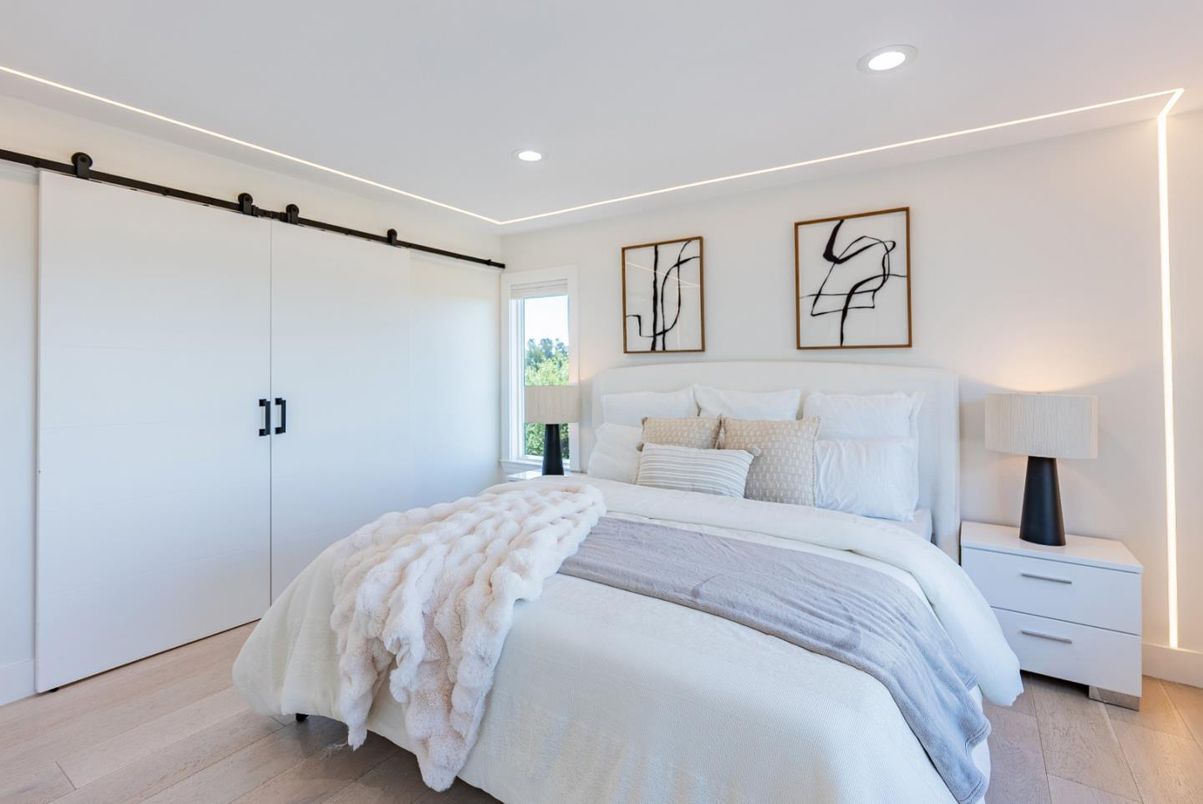 Bedroom, Interior, Recessed Lighting, Wood Texture Flooring