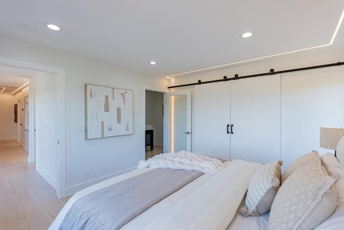 Bedroom, Interior, Recessed Lighting, Wood Texture Flooring