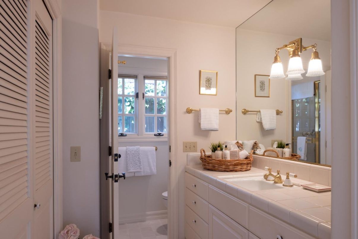 Bathroom, Interior, Tile Countertops