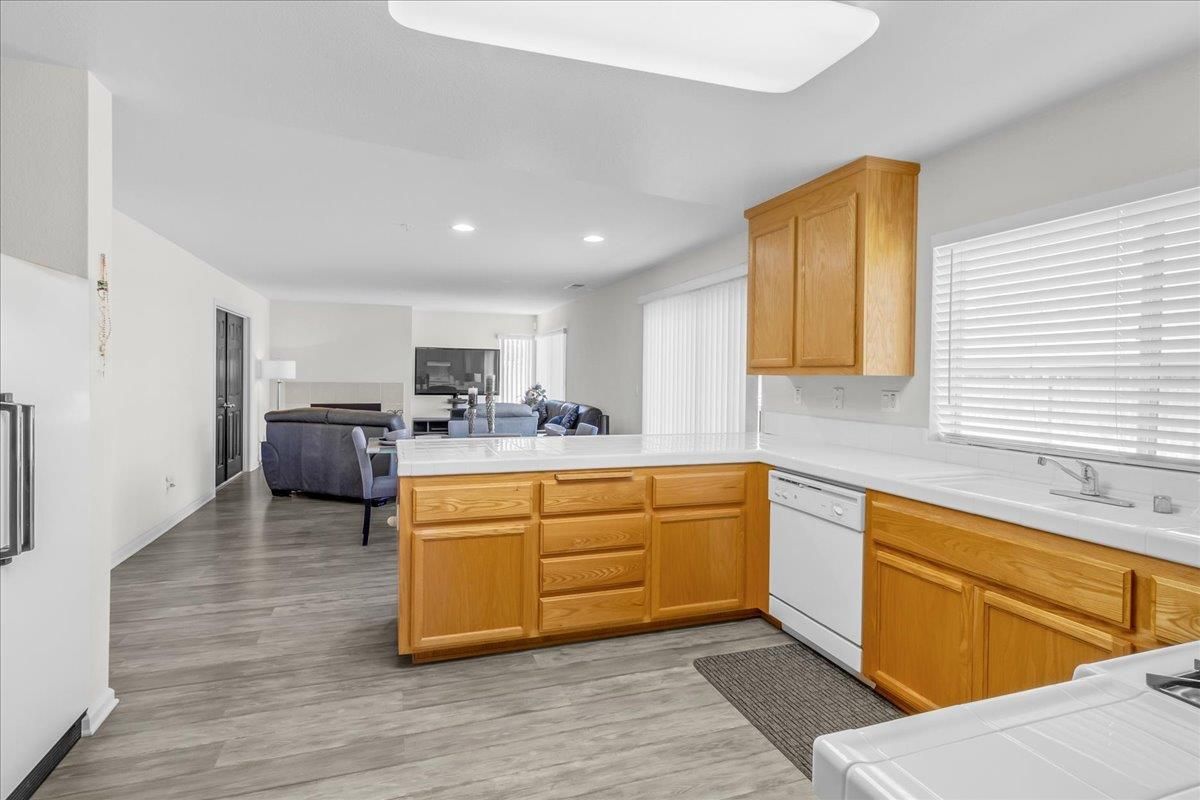 Interior, Kitchen, Living room, Recessed Lighting, Wood Texture Flooring