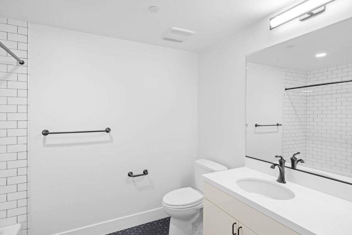 Bathroom, Interior, Recessed Lighting