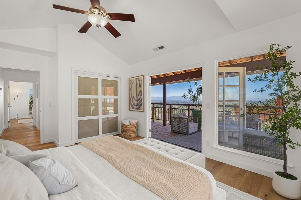 Bedroom, Interior, Water, Wood Texture Flooring