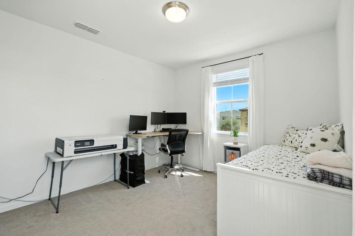 Home Office, Interior
