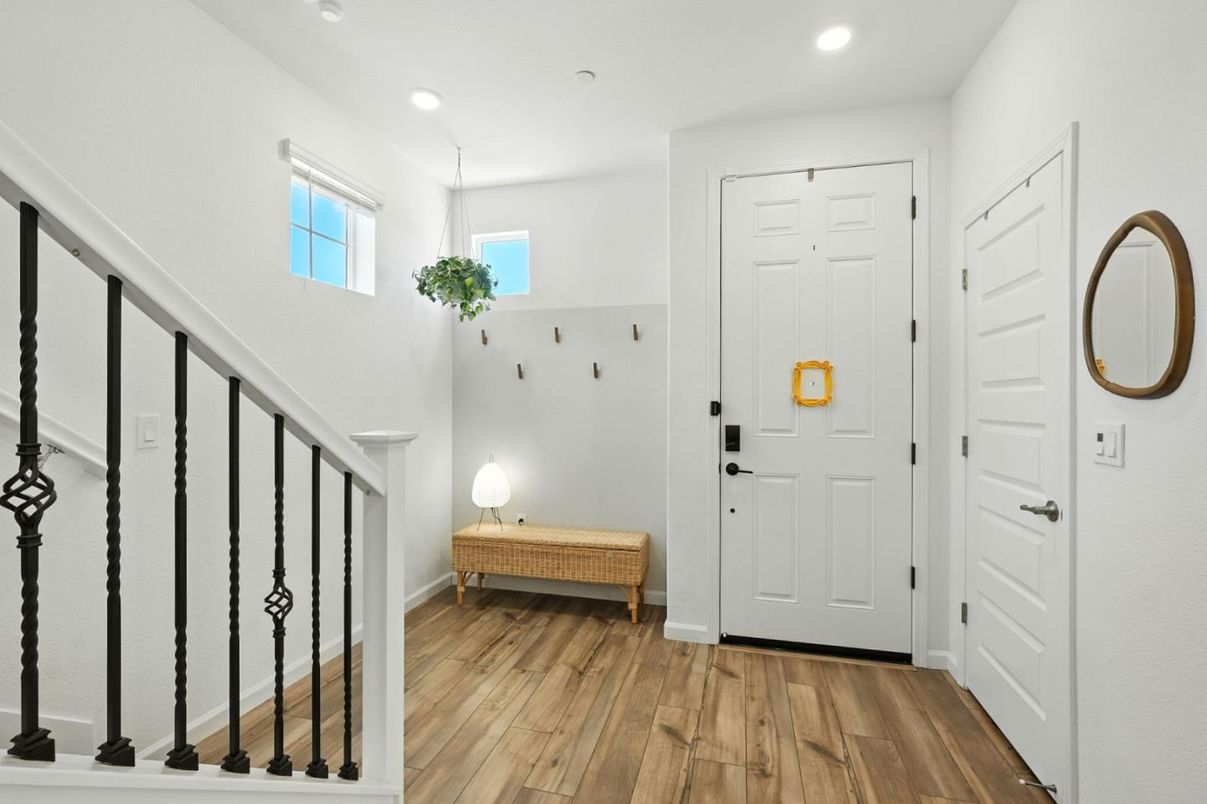 Interior, Pendant Lights, Recessed Lighting, Wood Texture Flooring