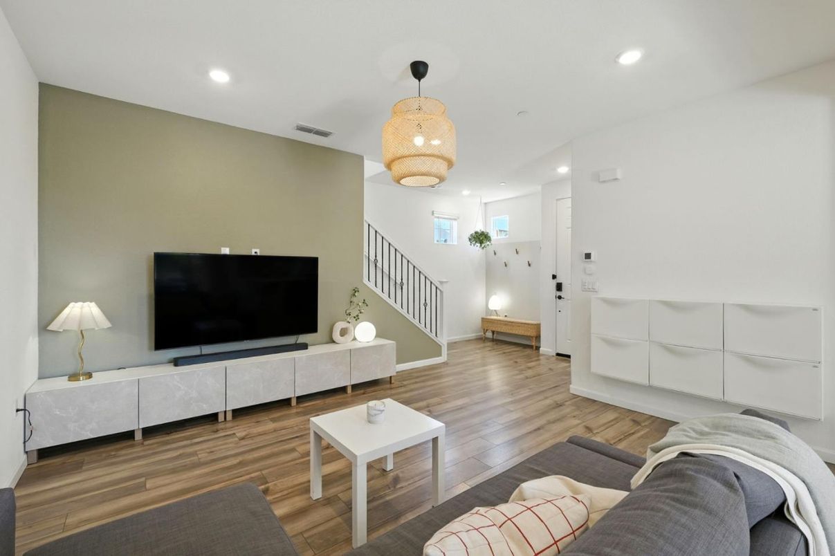 Chandelier, Interior, Living room, Recessed Lighting, Wood Texture Flooring