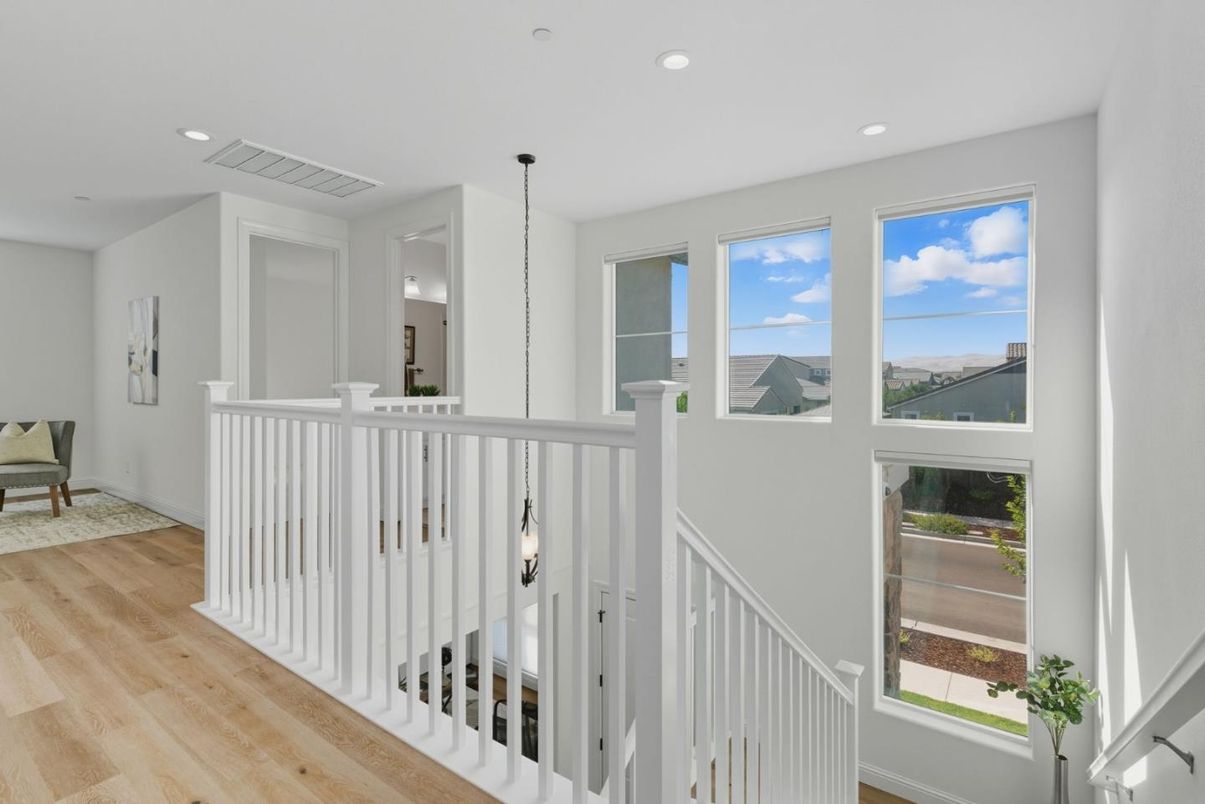 Interior, Pendant Lights, Recessed Lighting, Wood Texture Flooring