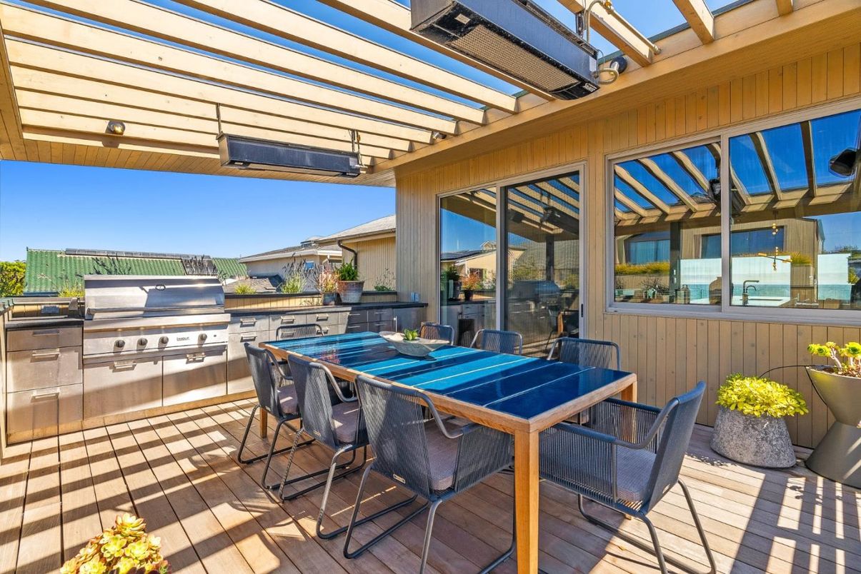 Exterior, Outdoor Kitchen