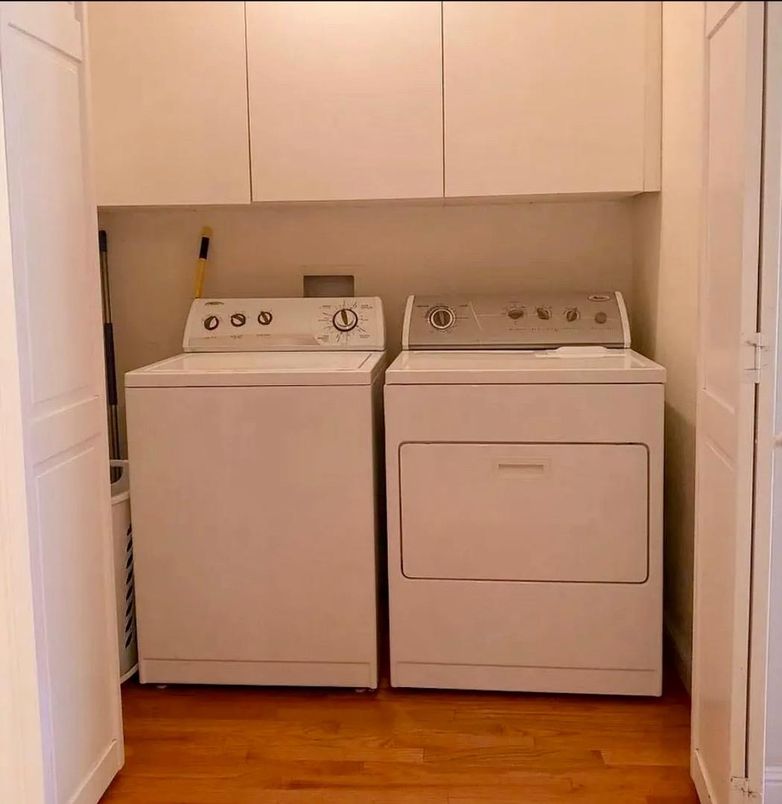 Interior, Utility Closets, Washer, Wood Texture Flooring